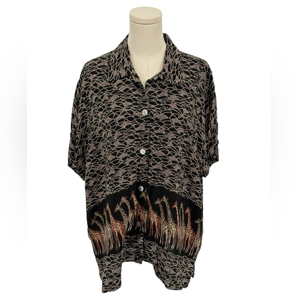 Stonebridge 100% Rayon Black & Tan Button Up Blouse w/ Giraffe Pattern (Size XL)